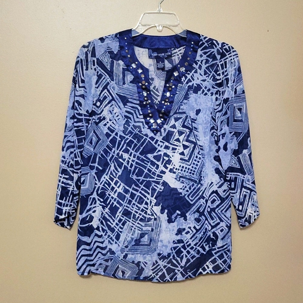 Susan Graver sheer 3/4 length sleeve top, 21 in pit/pit, very good condition